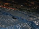 Целый день в Риме шел дождь, центральную трибуну "Олимпико" накрыли