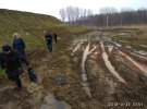 Инфильтраты вытекают прямо в поля, у подножия Грибовицкой свалки