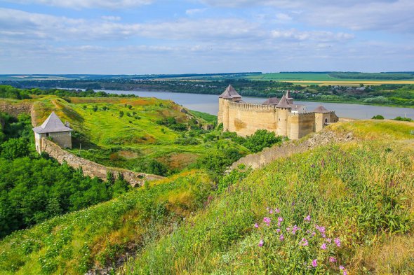 Хотинська фортеця приваблює туристів легендами про привидів Хотинська фортеця приваблює туристів легендами про привидів