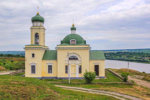 Хотинська фортеця приваблює туристів легендами про привидів Хотинська фортеця приваблює туристів легендами про привидів