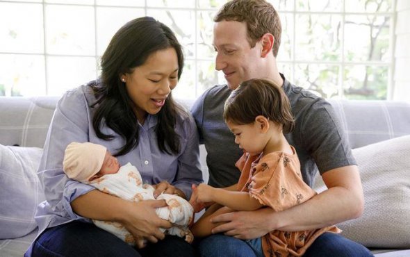 Марк Цукерберг з дружиною та доньками