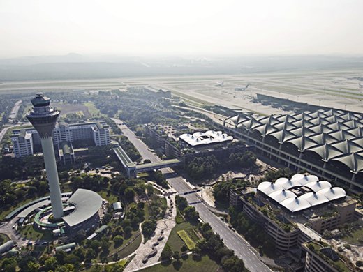 Контрольна вежа в аеропорту Куала-Лумпура