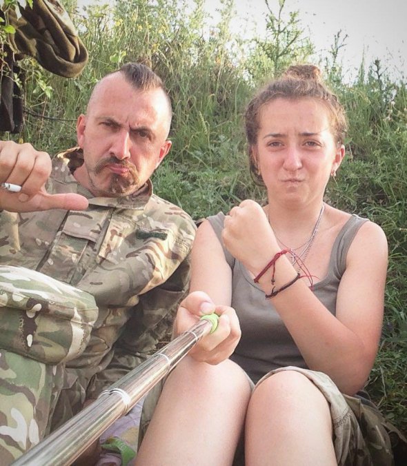 Галина Клемпоуз та Василь Сліпак на перепочинку