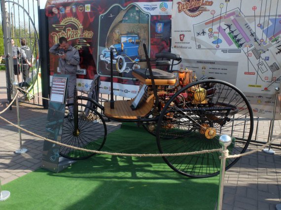 Перший у світі автомобіль Benz Patent-Motorwagen показали на 6-му фестивалі ретро автомобілів OldCarLand.