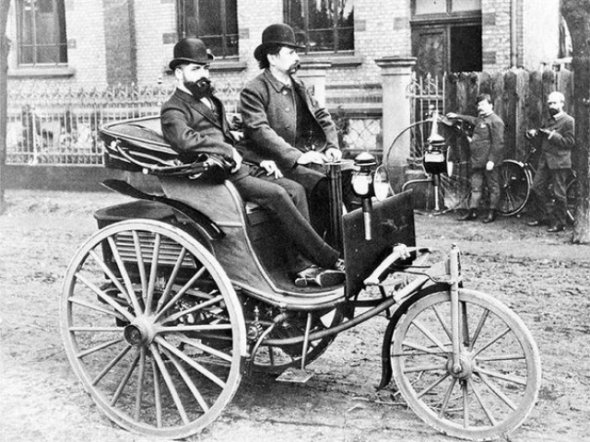 Всього є 1 оригінал, змайстрований Карлом Бенцем і 3 копії, розставлені в музеї Mercedes-Benz, Музеї транспорту в місті Дрездені і Віденському технічному музеї.