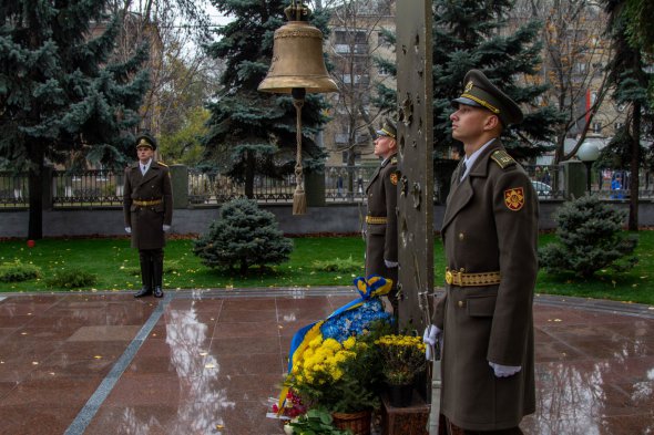 31 жовтня ударом у Дзвін пам`яті вшанували пам`ять 8 полеглих військових