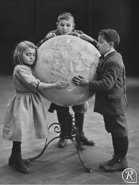 Гаюї сконструював прилади для сліпих, географічні карти і глобуси.