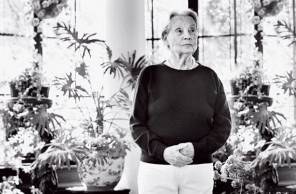 Бабс Сімпсон у білих Levi's у своєму будинку в Рай