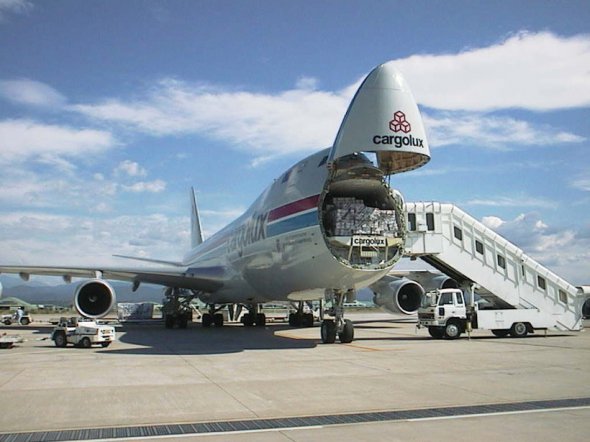 Метою розробки верхнього ярусу літака 747 було легке перетворення його в засіб для вантажоперевезень.