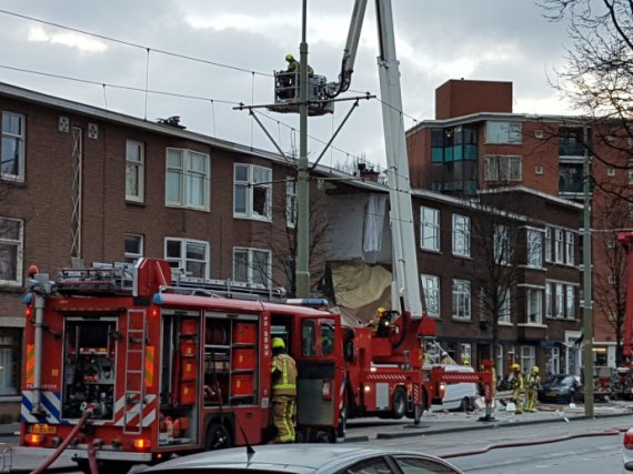   In The Hague (Netherlands), the blast erased the facade of the house.Photo - Twitter MARK KOOL 