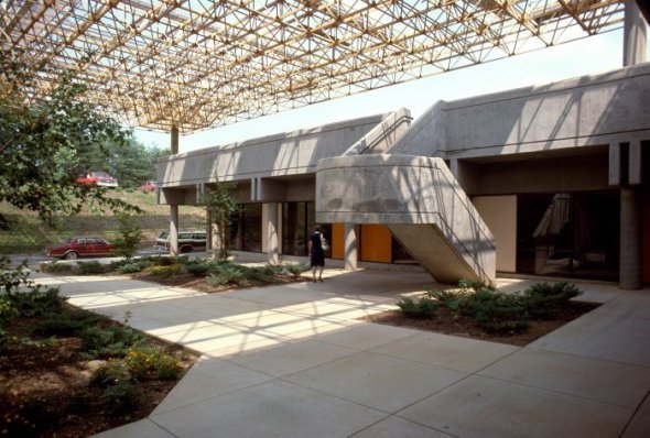 Учні американської школи Террасет - майже діти підземелля.