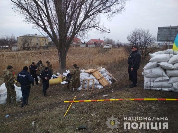 Озброєні невідомі намагалися встановити блокпост. Фото: Нацполіція