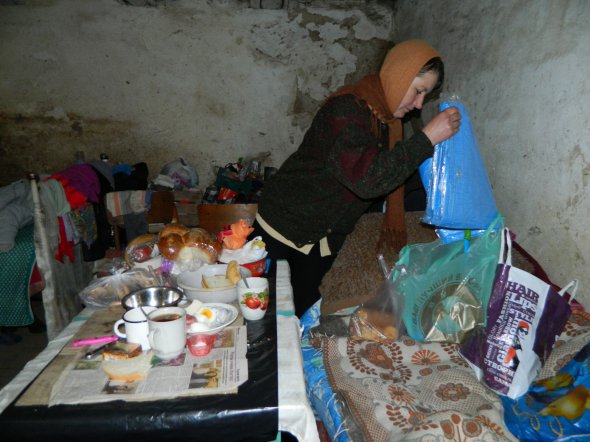 Винницкая область: у семьи погорельцев мошенники похитили все деньги с банковской карты, которые собирали на новый дом Винницкая область: у семьи погорельцев мошенники похитили все деньги с банковской карты, которые собирали на новый дом