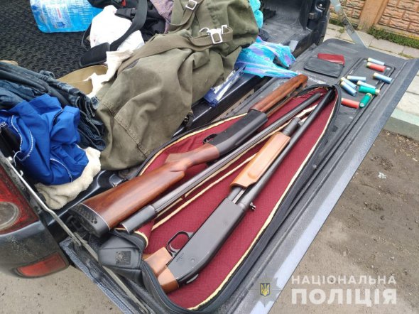 На Київщині затримали велику банду озброєних тітушок. Фото: Нацполіція