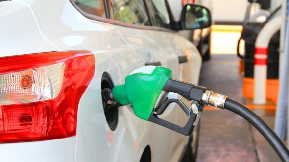 АЗС знизили ціни за останній місяць більш, ніж на 1,3 грн. Фото: Auto24