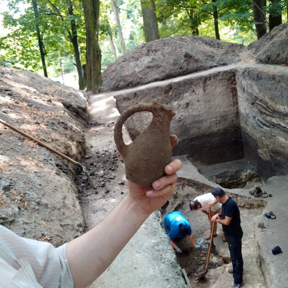 Археологи проводять розкопки церкви часів Київської Русі у Буську, Львівської області