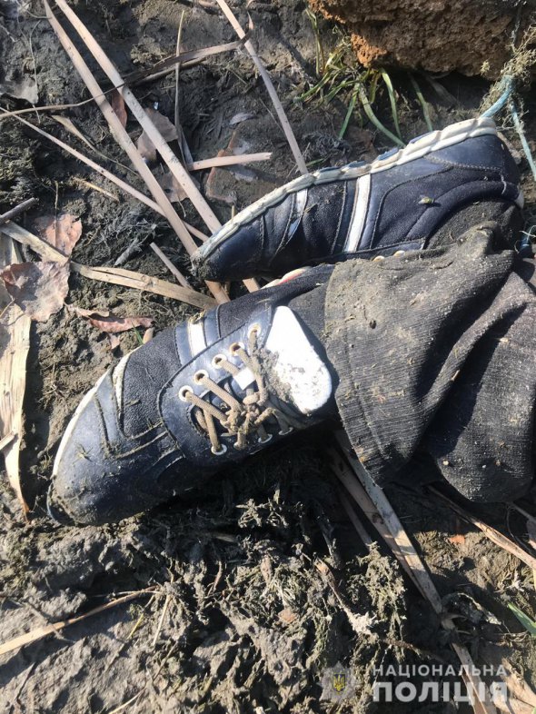 На березі річки Південний Буг на Миколаївщині місцеві жителі знайшли убитим невідомого чоловіка