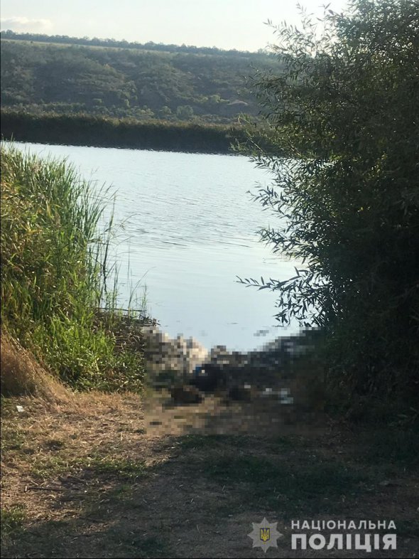 На березі річки Південний Буг на Миколаївщині місцеві жителі знайшли убитим невідомого чоловіка