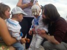 Serhij Popov, člen ekipažu katera "Nikopol'", z rodynoju
