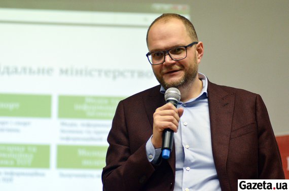 Министр культуры, молодежи и спорта Владимир Бородянский