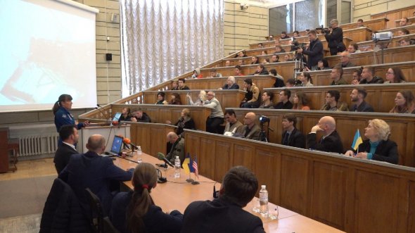 Харків: Астронавтка Гайдемарі Стефанишин-Пайпер розповіла студентам про роботу в космосі