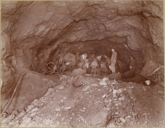 Перші підземні лінії метро у Нью-Йорку будували у 1901-1904 роках