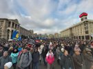 На Майдані зібралось біля 2 тис. людей.