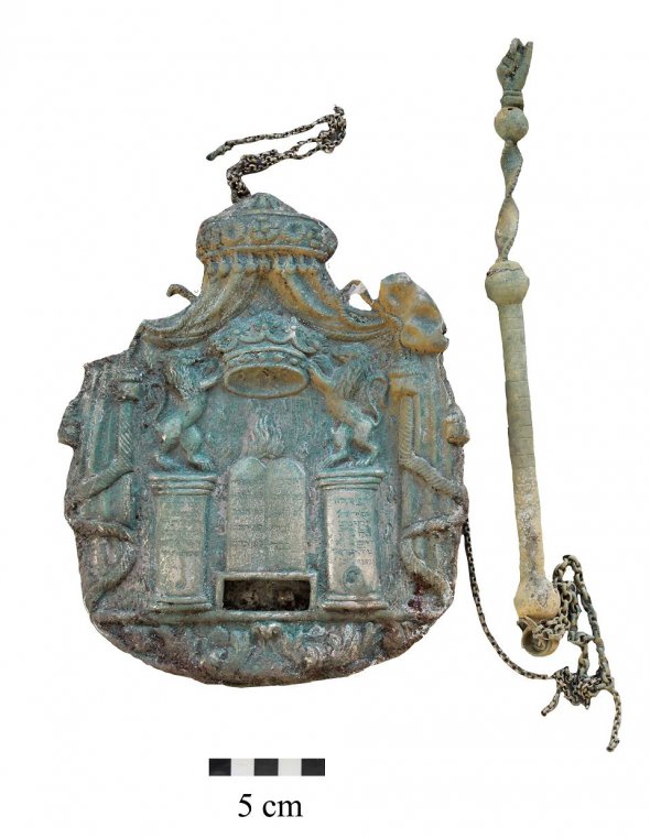 Під синагогою знайшли скарб початку XX ст.