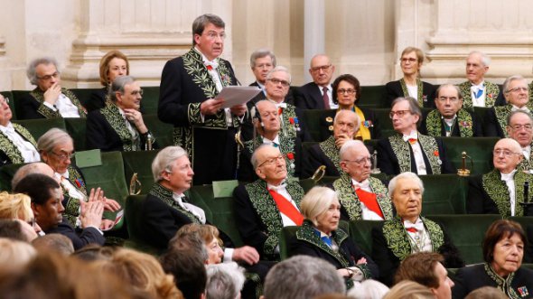 "Безсмертні" академіки спільноти у зелених фраках