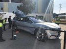 Mustang Mach-E біля заводу Ford