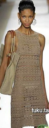 Вязкая возвращается в моду: тренды платьев на лето 2020