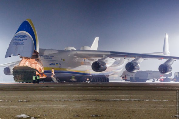 Літак Ан-225 «Мрія» потрапив до Книги рекордів Гіннеса після того, як перевіз моновантаж вагою 188 тонн
