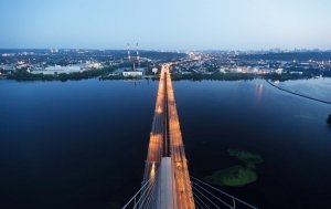На мосту починається новий етап оновлення опор і поточний ремонт деформаційних швів. Фото: Facebook
