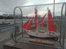 Бригантина з пурпуровими вітрилами