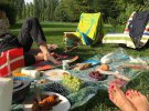 Датчане чаще всего заводят друзей в детсаду и школе. Во взрослом возрасте редко подпускают кого-то к себе. Поэтому существуют целые клубы для знакомства с новыми друзьями