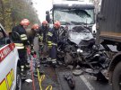 Поблизу Умані легковик затисло між вантажівками Scania та Mercedes. Загинули жінка і 5-річна дитина