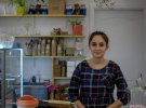 Самый популярный десерт в кофейне-торт Наполеон. Кусочек стоит в среднем 55 грн