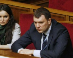 Довічно залишили на посаді суддю, який виносив незаконні вироки майданівцям