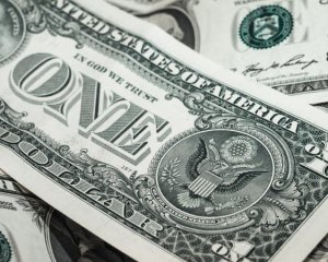 У лютому українці більше продали валюти, ніж купили