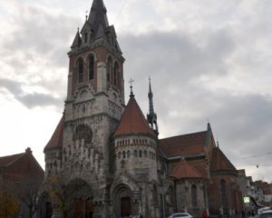 Під костелом виявили приміщення у якому ховали воєвод