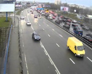 На проспекті Бандери в Києві обмежать рух: триває капітальний ремонт