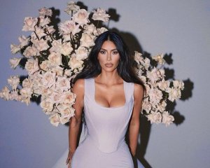 Кім Кардаш'ян вкрала скульптуру