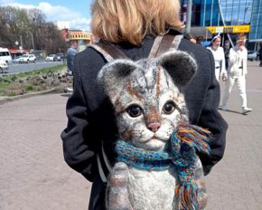 Рюкзаки у вигляді котів - українка робить шикарні сумки з вовни