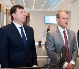 Медведчука і Козака підозрюють у підривній діяльності проти України. Другий втік в Росію