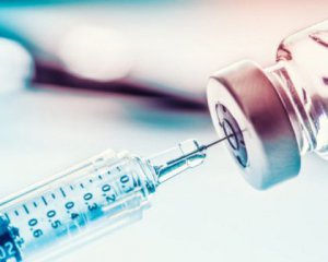 Препаратів вистачить не всім. Серед бажаючих з "Дії" першочергово вакцинуватимуть пріоритетні групи