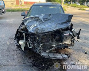Легковик протаранив маршрутку з пасажирами: постраждали 13 людей