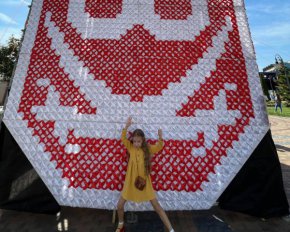 До дня міста у Вінниці вишили 6-метровий герб: фото
