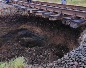 Поїзд Чернівці - Київ знову їде із затримкою та іншим маршрутом - у чому причина