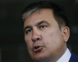 Він худий та блідий - соратники Саакашвілі відвідали його у в'язниці