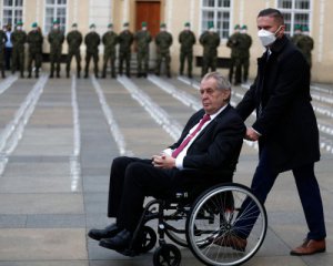 Повноваження президента Чехії розділять між чиновниками